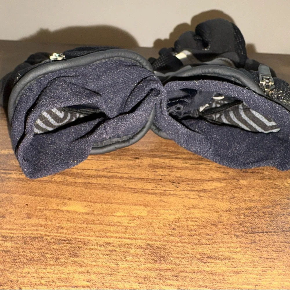 Under Armour Black Gloves with White Logo Skiing Winter - Picture 4 of 6